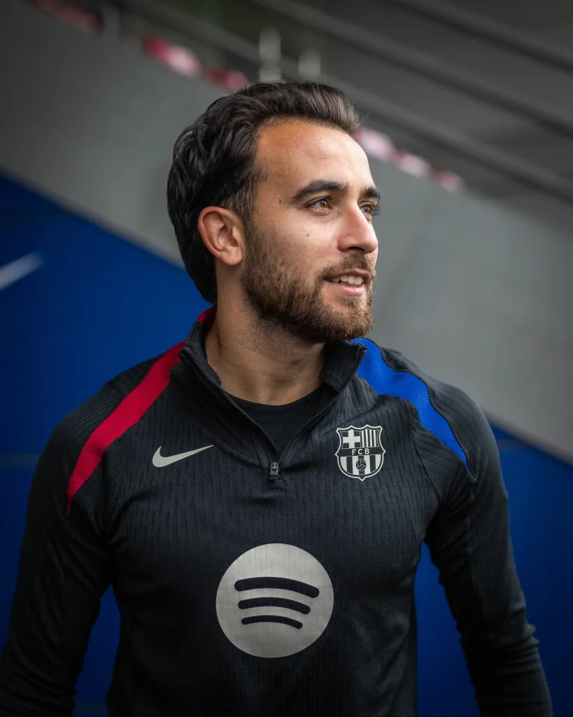 Eric Garcia Barcelona's Midfield Blow: Marc Casadó Ruled Out for Season with Knee Injury