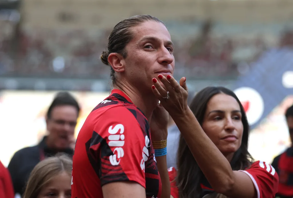Filipe Filipe Luís’ Fairytale Start: Three Trophies in Six Months as Flamengo Coach
