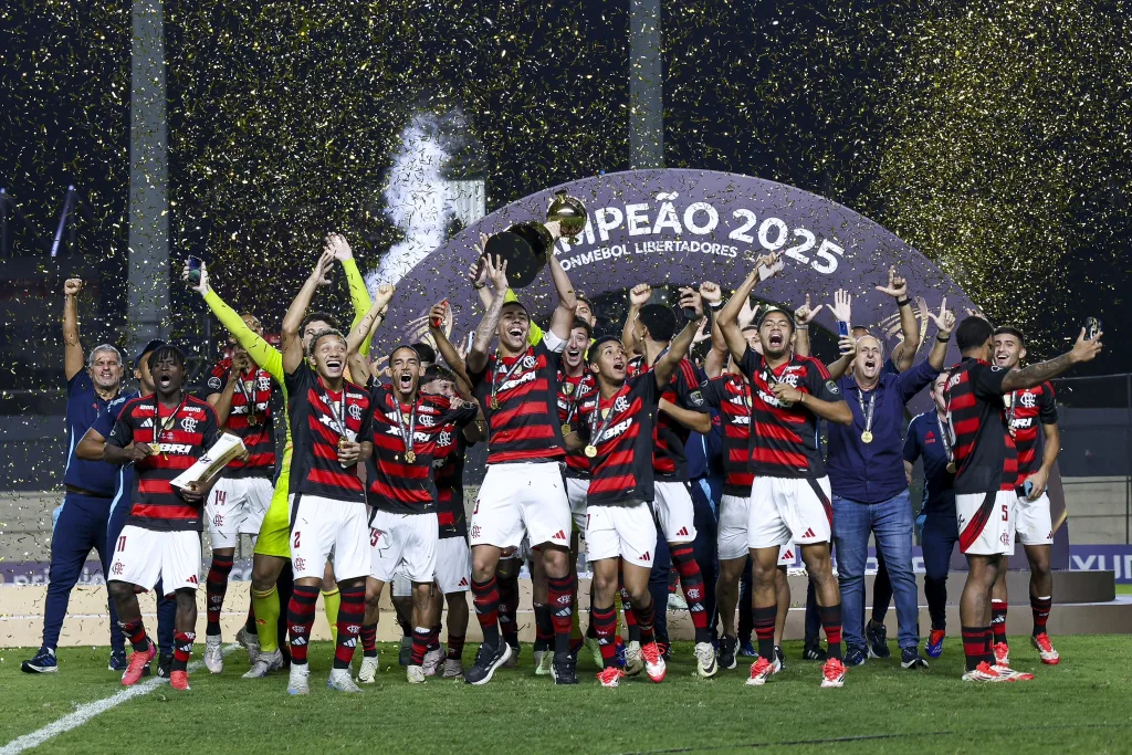 Flamengo Filipe Luís’ Fairytale Start: Three Trophies in Six Months as Flamengo Coach