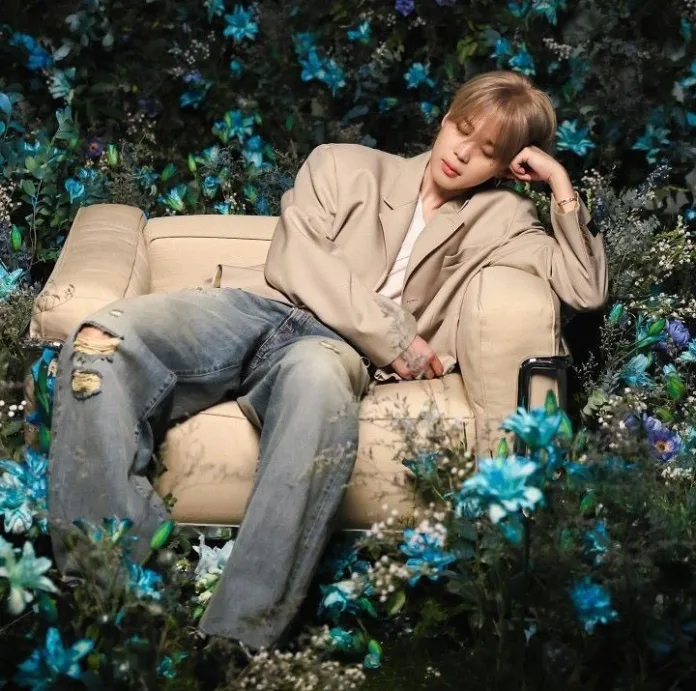 GmBSkmYWwAA-B3w Jimin’s ‘Who’ Breaks Records on the UK Charts – A Historic Achievement 🎶✨