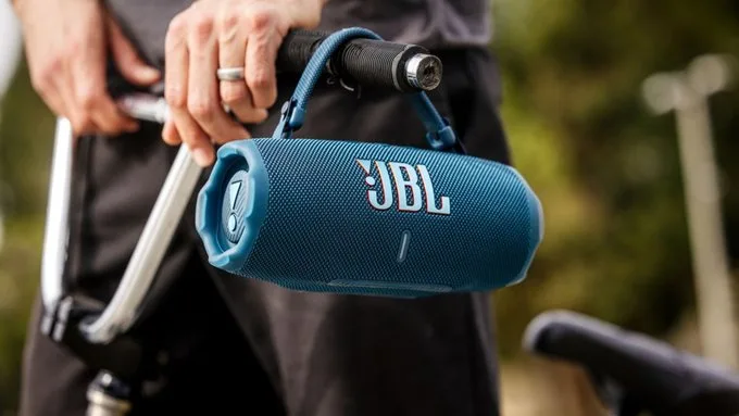 JBL Flip 7 & Charge 6