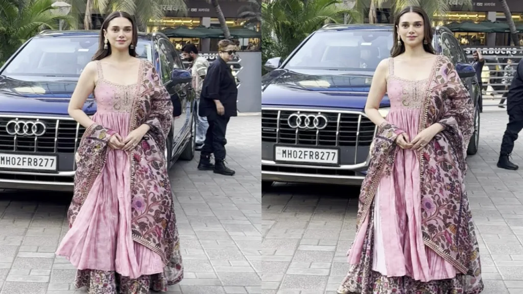 aditt 3 Aditi Rao Hydari Sartorial Symphony: A Dusty Pink Anarkali Tale