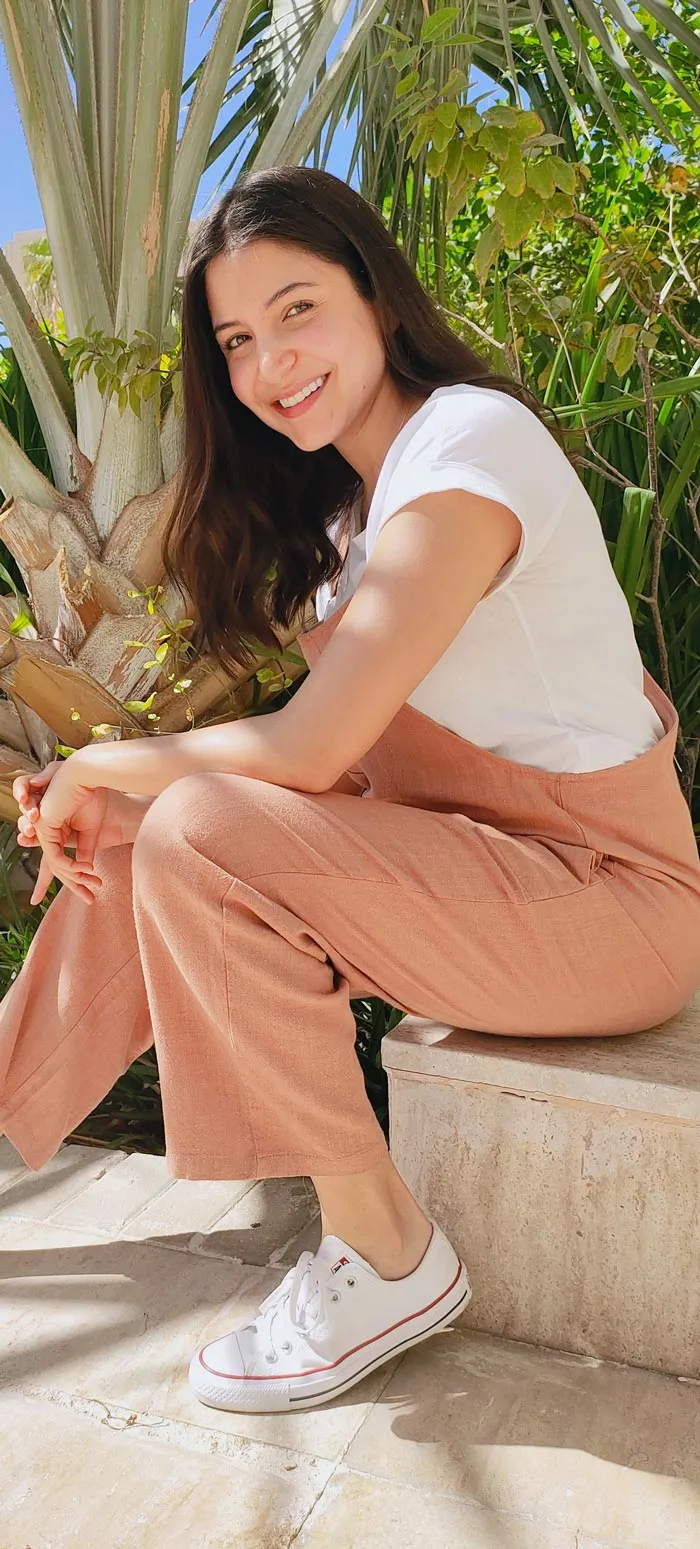 Gorgeous Anushka Sharma Hot Photos Gallery as of 2025