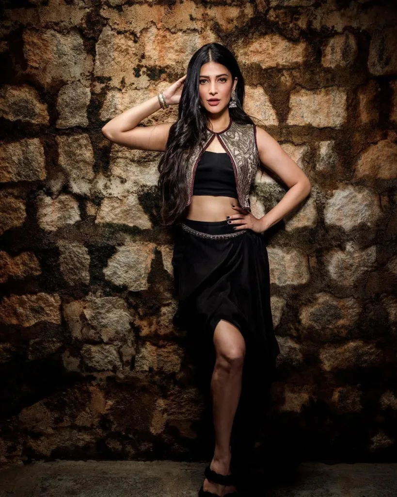 shrs 21 Sizzling Actress Shruti Haasan: Bridging Creativity Across Cinema and Music