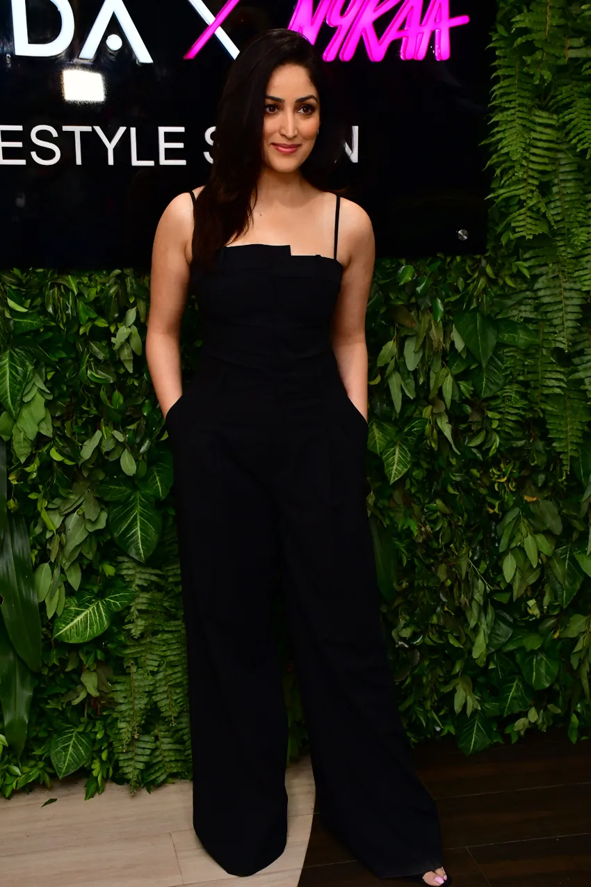 Yami Gautam Hot Photos