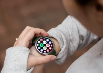 OnePlus Scales Back Watch 3 Price After Backlash