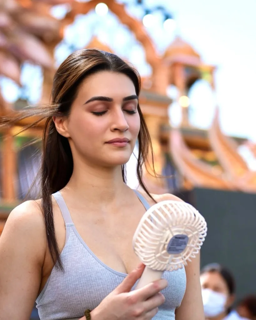 488917696 18500078737042632 6874860444885437839 n Kriti Sanon ‘Tere Ishq Mein’ BTS Photos Reveal Her March Adventures on Film Set