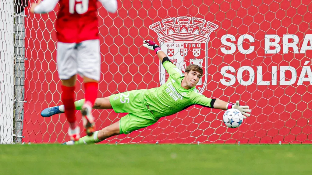 Fran Gonzalez Real Madrid Facing Goalkeeping Crisis as Andriy Lunin Joins Thibaut Courtois on Injury List Ahead of Champions League Tie with Arsenal