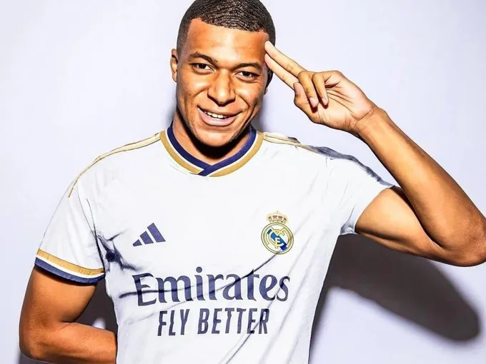 Kylian Mbappe 6 Kylian Mbappé Surpasses Cristiano Ronaldo’s Real Madrid Debut Record with Copa del Rey Strike