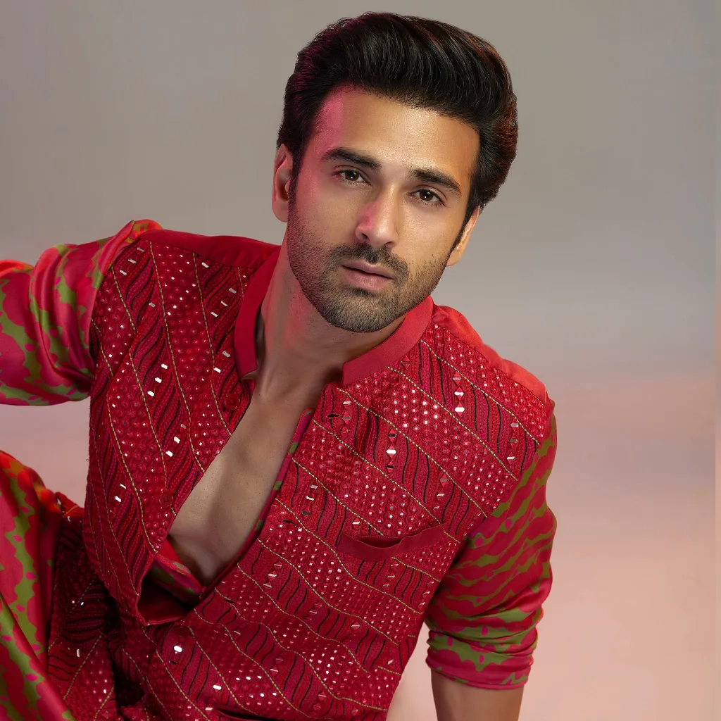 Pulkit Samrat and Varun Sharma Reunite for Rahu Ketu, Joined by Shalini Pandey 6 Pulkit Samrat Pulkit Samrat and Varun Sharma Reunite for Rahu Ketu, Joined by Shalini Pandey