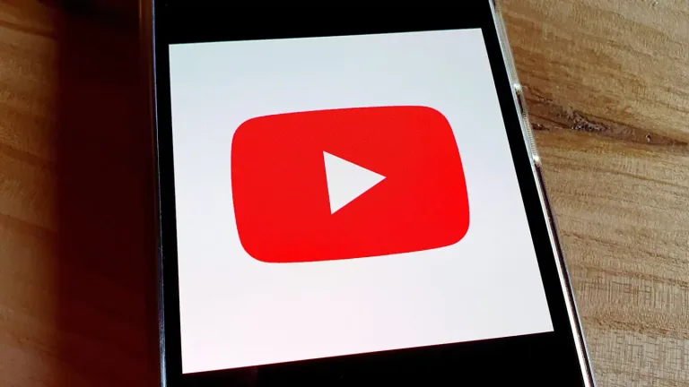 YouTube Tests AI Overviews with Video Clips in Search Results