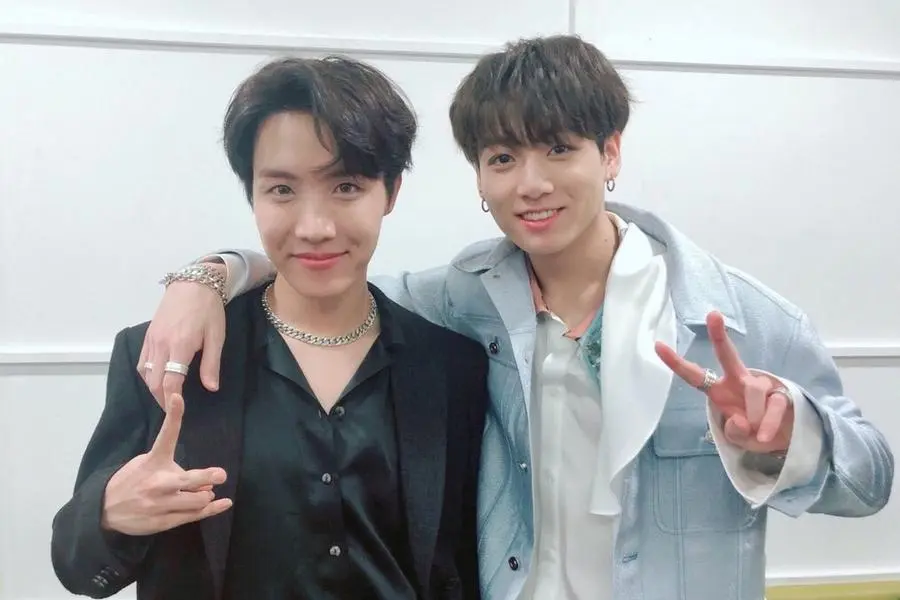 bbstsrs 3 BTS' j-hope Paints Success: "Mona Lisa" Debuts at #1 on Digital Song Sales Chart!