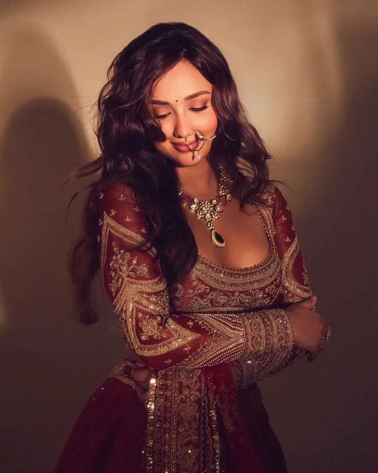 Akanksha Sharma Stuns in 2025 Photoshoot: Bollywood’s Rising Star Showcases Glamour and Versatility 1 Akanksha Sharma