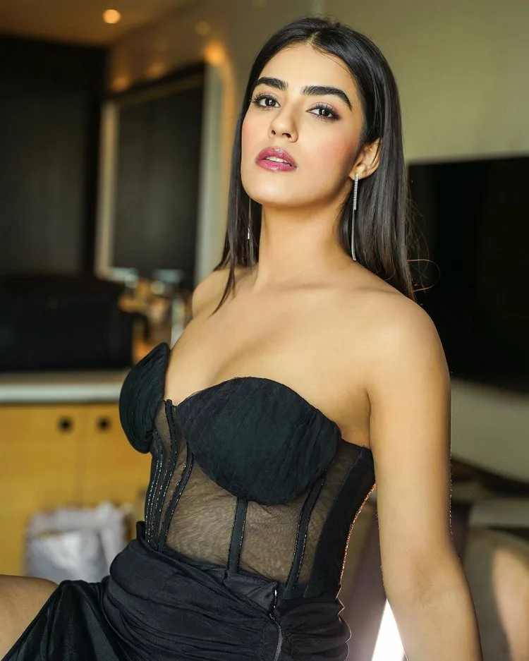 Kavya Thapar: The Rising Star of Indian Cinema