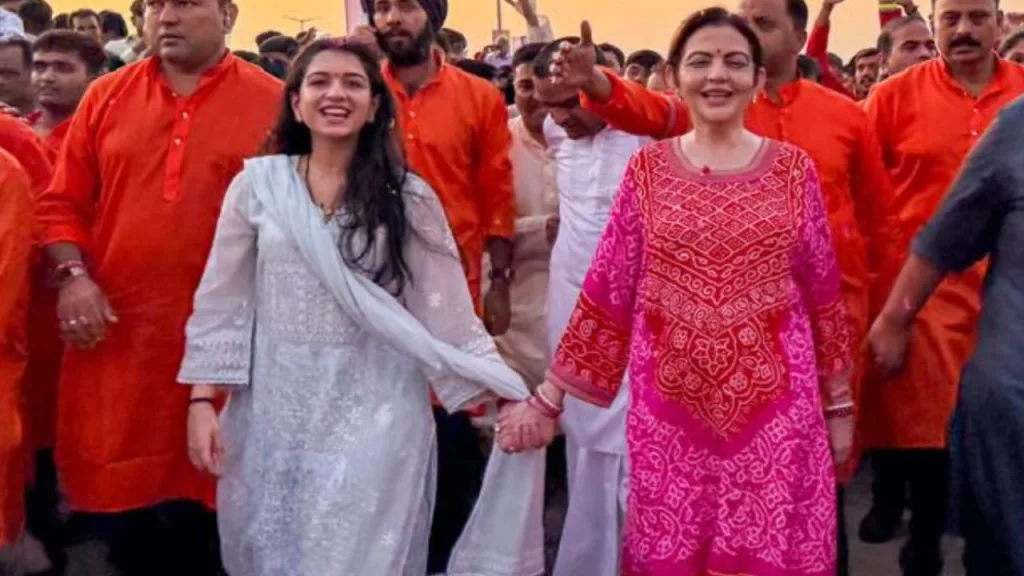 radhikka 2 Nita and Radhika Ambani Ram Navami Fashion: Saas-Bahu Goals in Traditional Suits