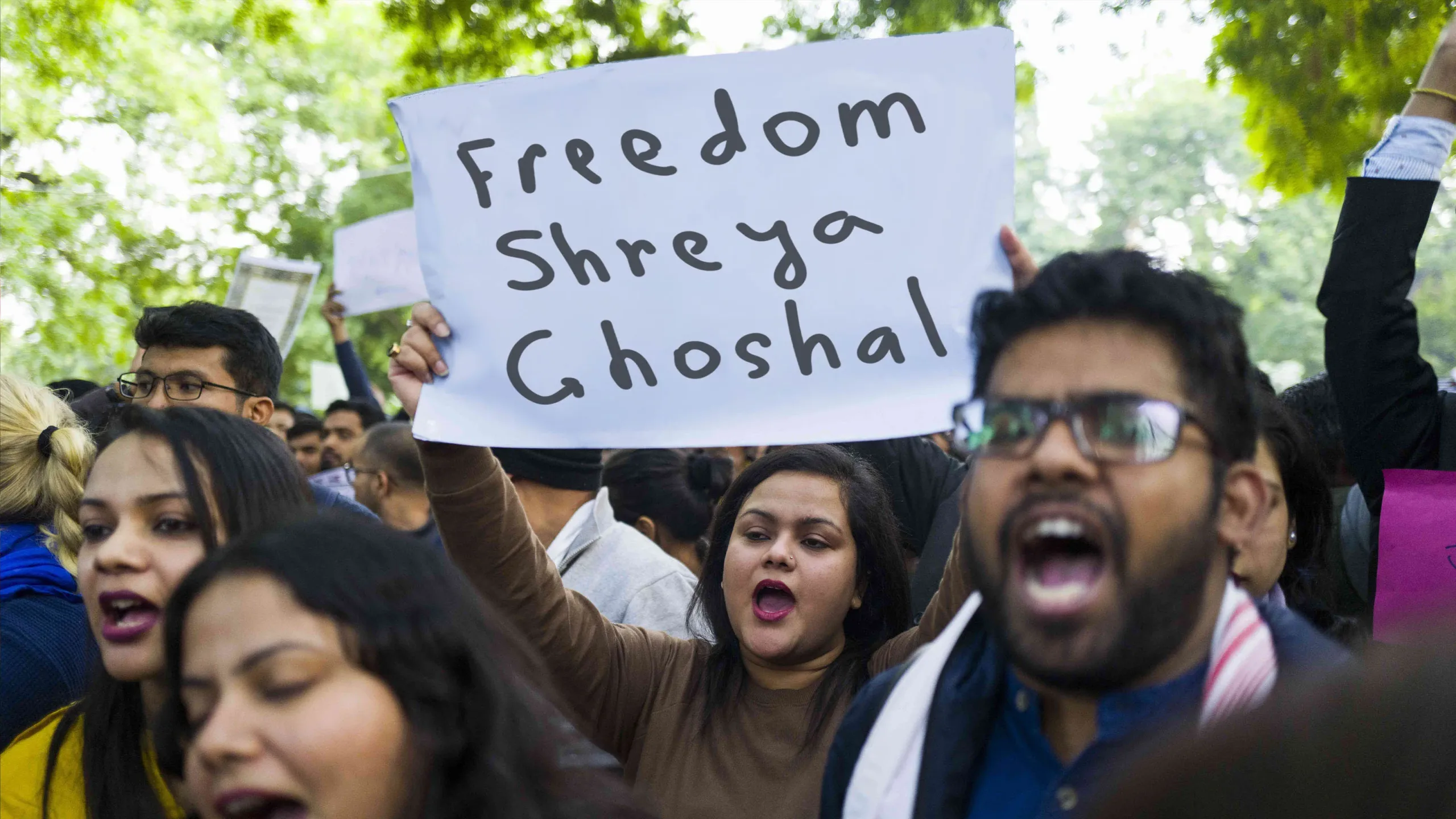 Viral Hoax Debunked: Shreya Ghoshal and Celebrities Not Detained for Leaking Economic Secrets