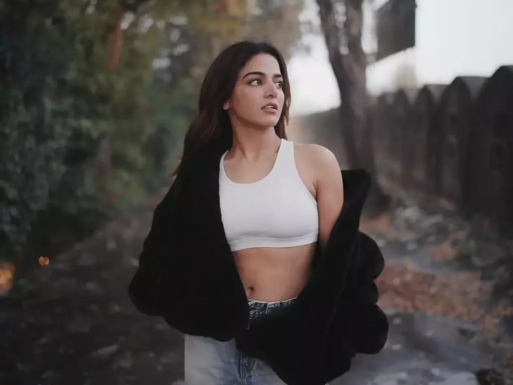 Wamiqa Gabbi: Lost in the Mist, Found in the Moment—A Rising Star’s Cinematic and Fashion Journey 3 wamsns 3 Wamiqa Gabbi: Lost in the Mist, Found in the Moment—A Rising Star’s Cinematic and Fashion Journey