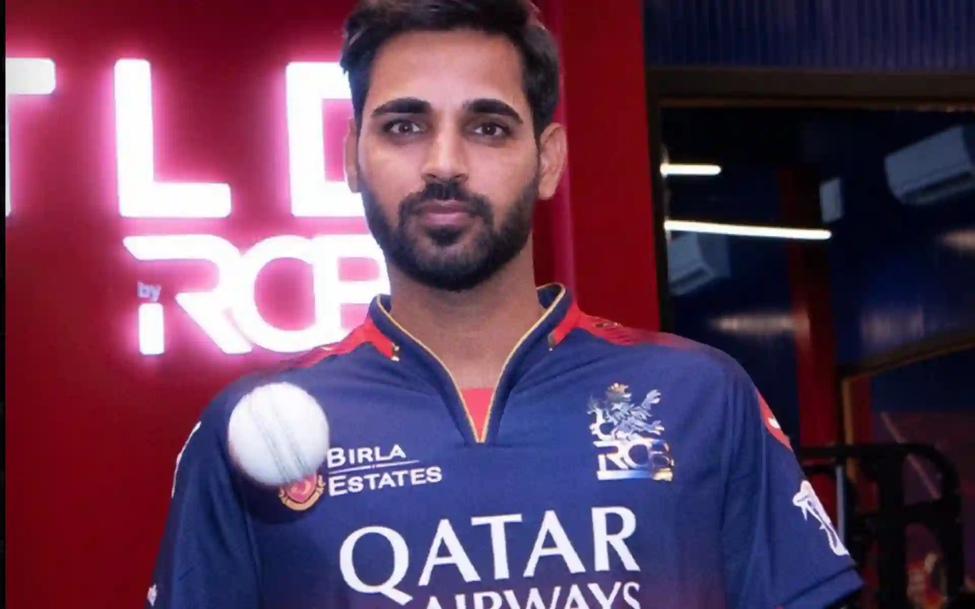 RCB’s Bhuvi Chasing History, Needs One More Wicket to Top the IPL Pacer List