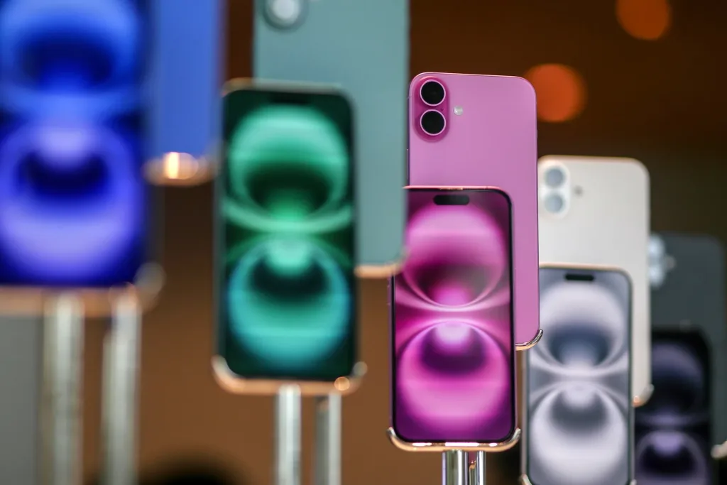 Apple's India Revolution: The Brilliant Strategy That Won Over a Billion Hearts 1 Apple 3
