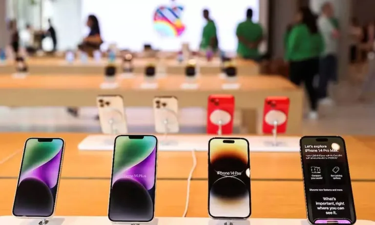 Apple to Split iPhone Launch Schedule in 2026: Pro and Standard Models