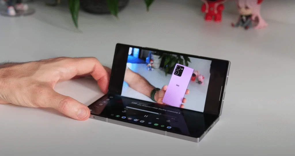 Leaked Galaxy Z Fold7 Image Hints at Slim Design, 200MP Camera 3 Galaxy z fold7 3