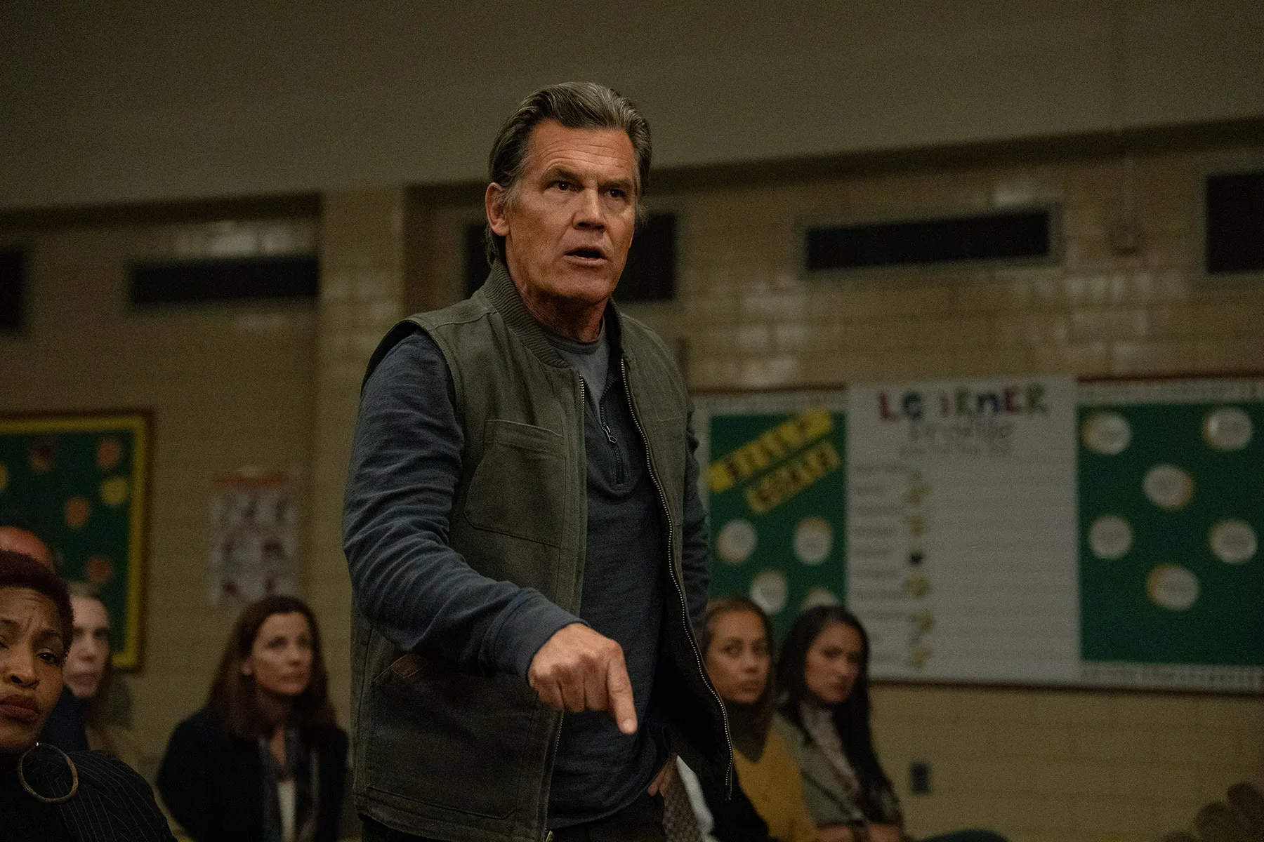 Weapons Trailer: Josh Brolin Leads Chilling Search for Missing Children in Zach Cregger’s Latest Horror