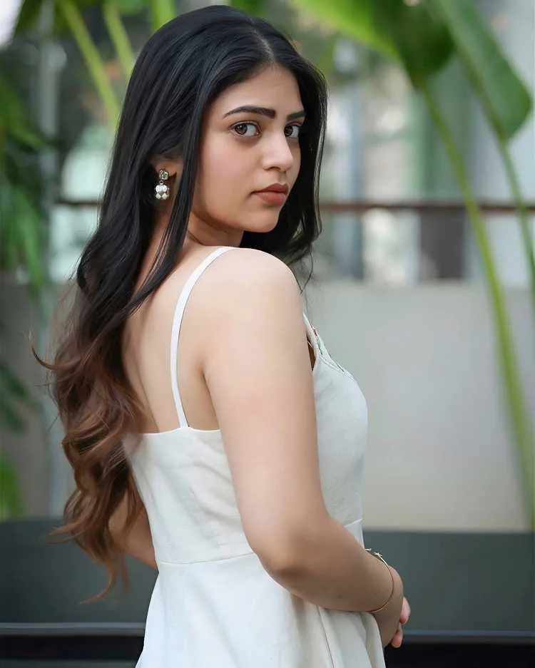 Bandhavi Sridhar: The New Face of Telugu Glamour Captivating Social Media