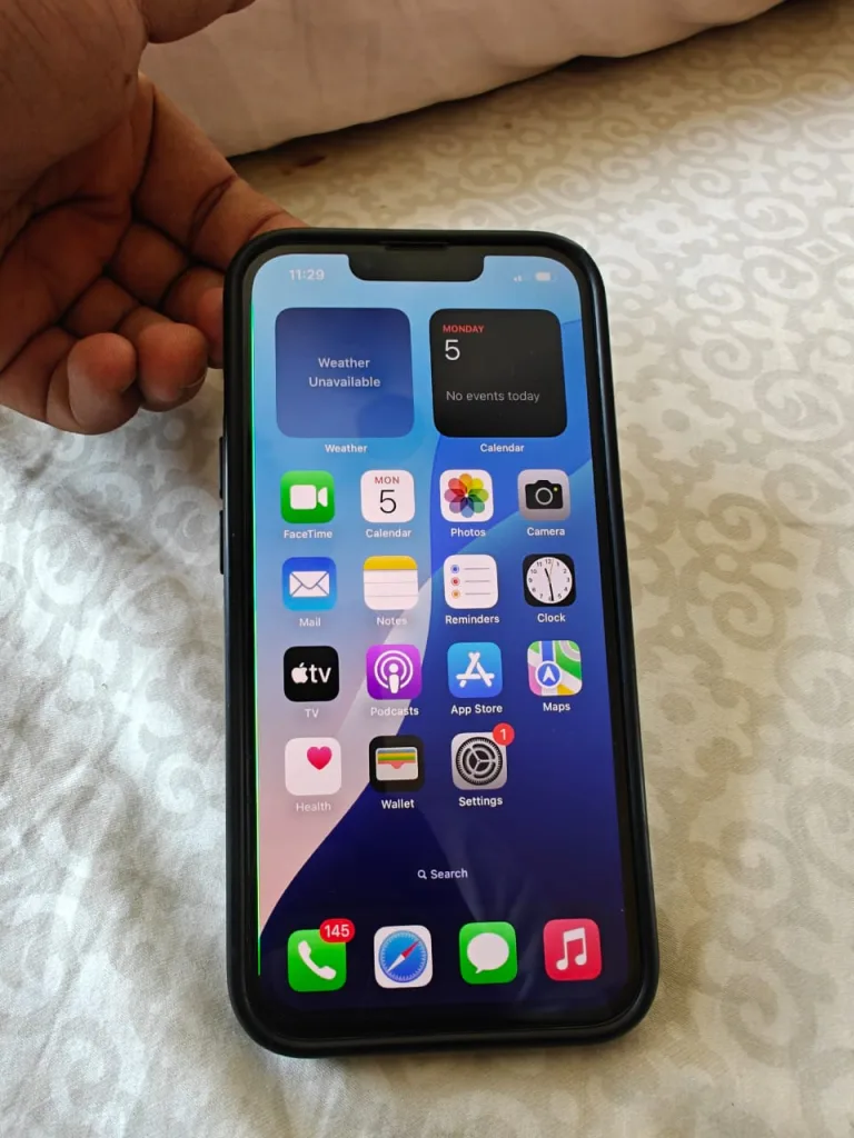 The Green Line Scandal: My iPhone 13 Sat in a Drawer; OnePlus stepped up