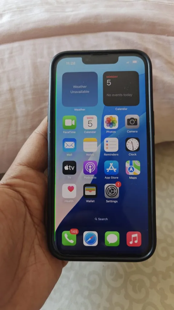 The Green Line Scandal: My iPhone 13 Sat in a Drawer; OnePlus stepped up