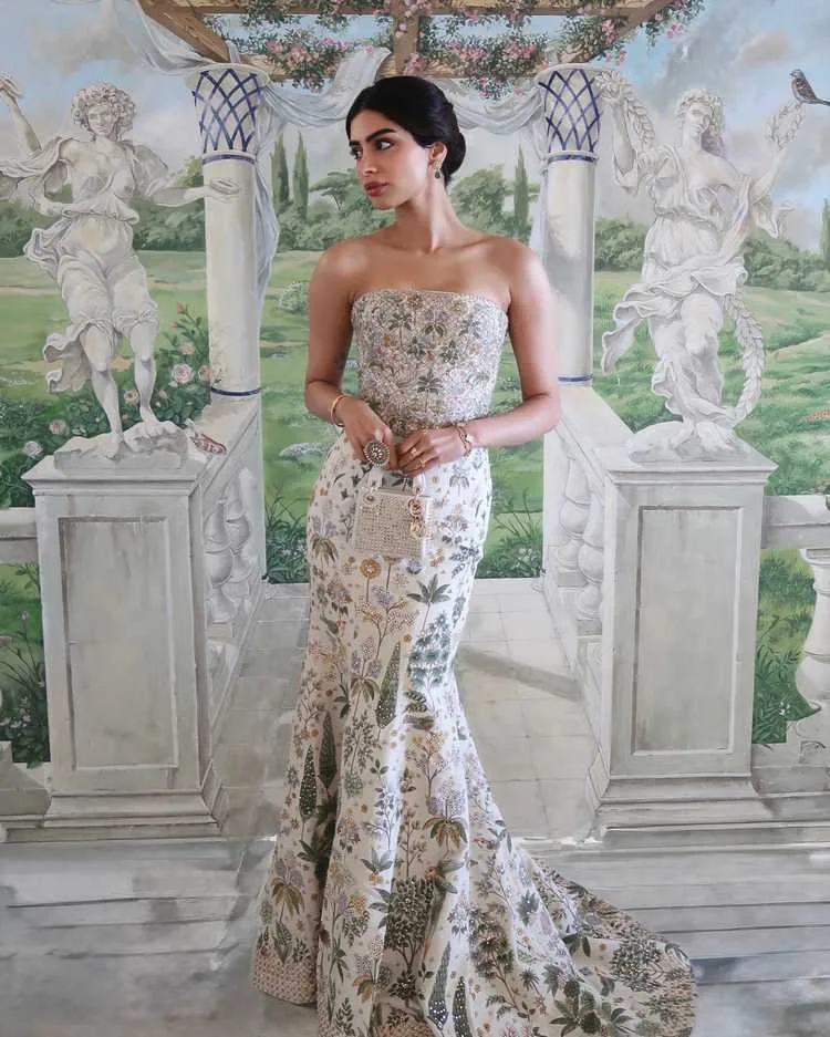 Khushi Kapoor’s Latest 2025 Photoshoot: A Dazzling Display of Modern Elegance and Youthful Charm 1 Khushi Kapoor