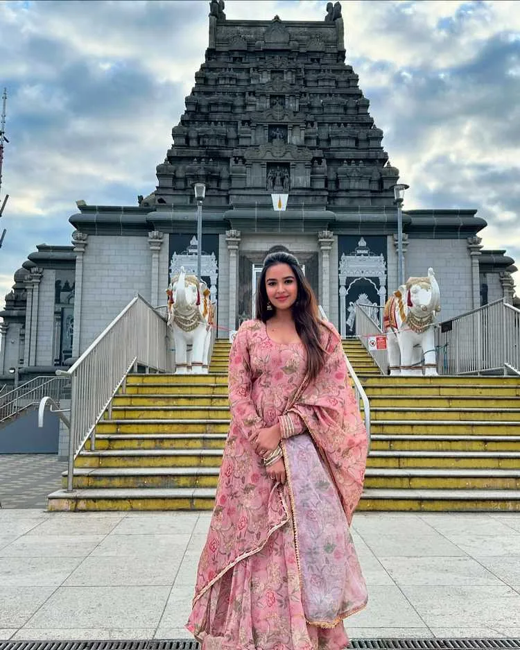 Pujita Ponnada