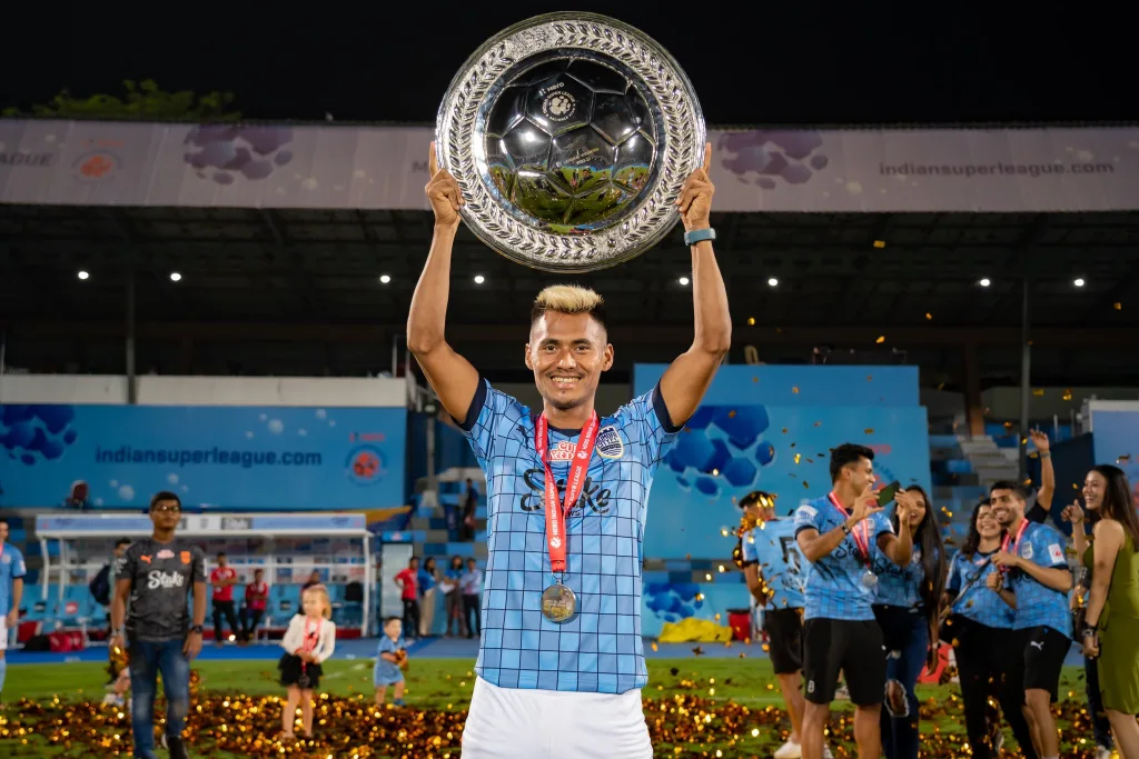 Bipin Singh Signs for East Bengal From Mumbai City FC