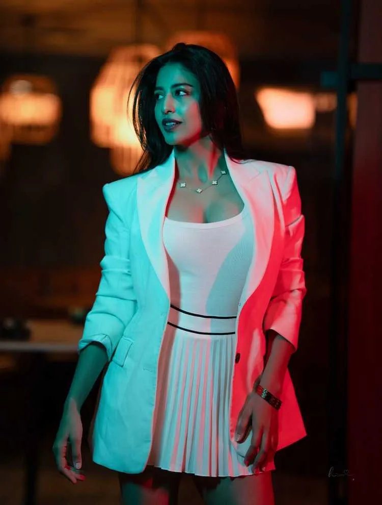 Dakshhaa f