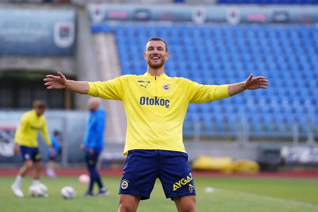 Stefano Pioli Bids Farewell to Al-Nassr for Fiorentina as He Eyes Džeko in Rebuild 4 Edin džek