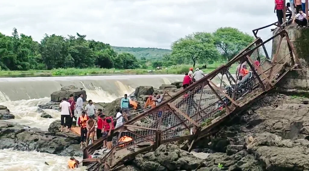 A bridge collapsed on the indrayani river near kundamala village