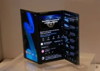 Samsung tri fold phone
