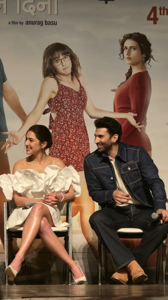 Sara ali khan and aditya roy kapur