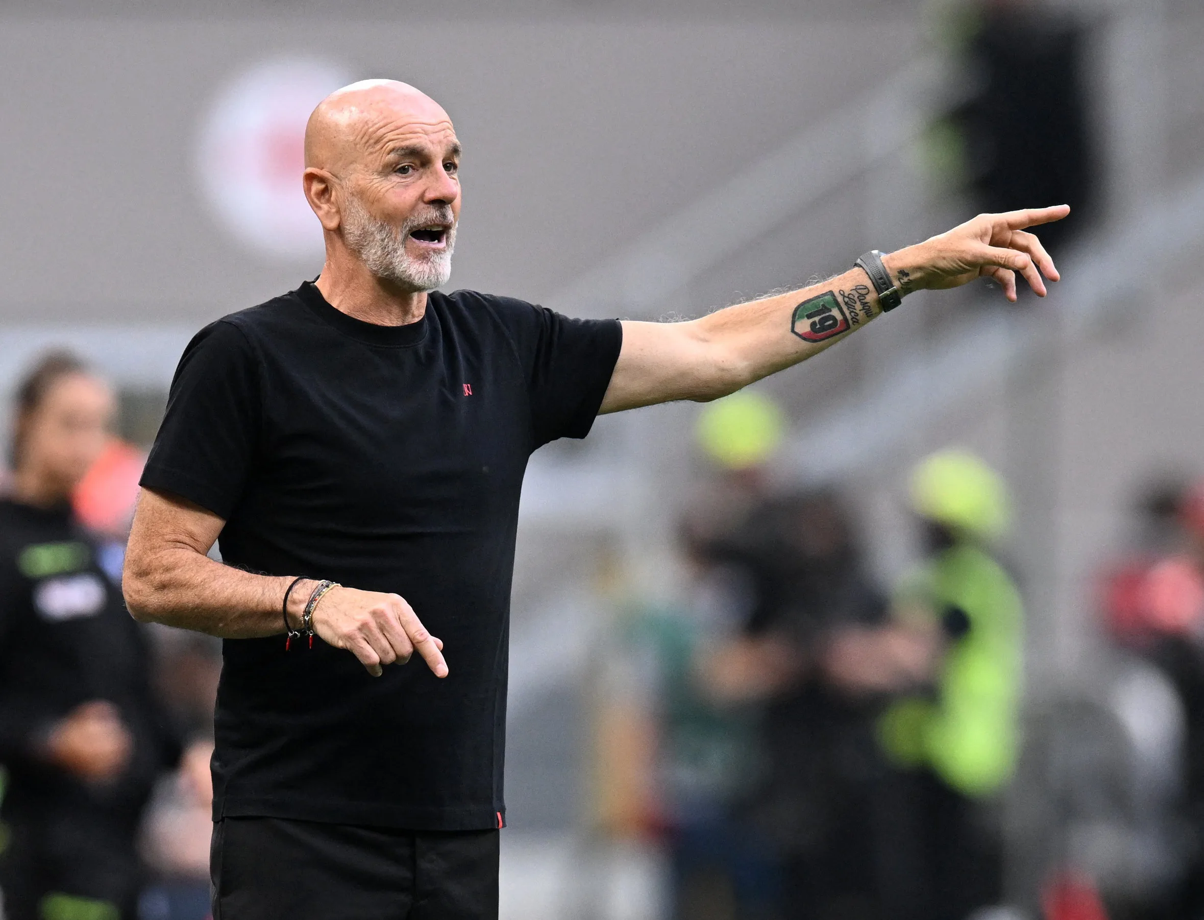 Serie a ac milan v genoa