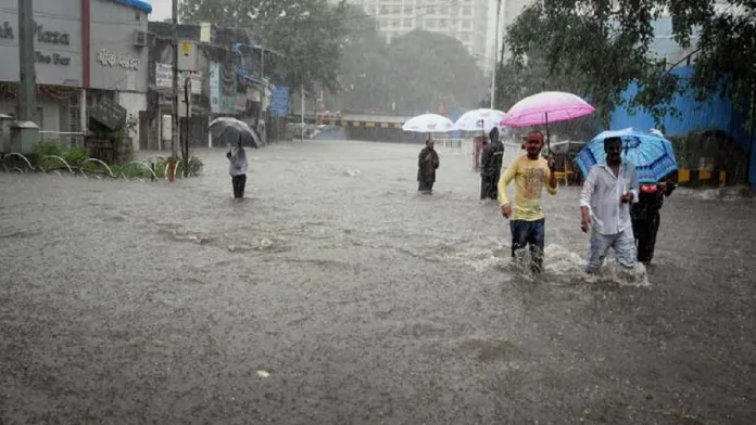 heavy-rains-pti-1659598756 Intense Rainfall Continues to Lash Multiple Karnataka Districts: Weather Alert Extended