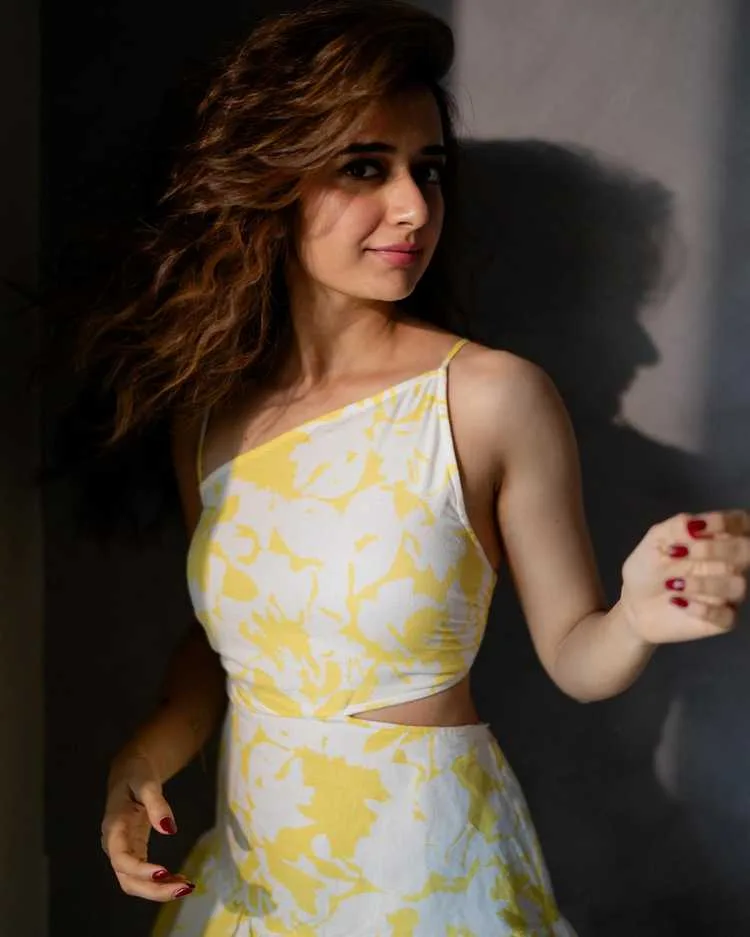 Ashika Ranganath: Rising Star of South Indian Cinema - Latest Movies, Photos, and Biography 2025 6 Image