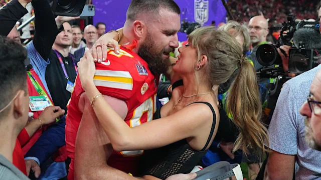 Travis Kelce Spotted Carrying Taylor Swift's ERAS Tour Book: Sweet Gesture Melts Fans' Hearts 2 Image