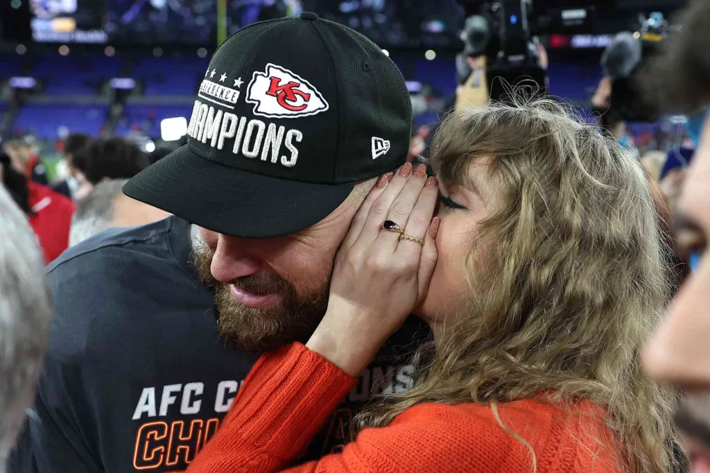 Travis Kelce Spotted Carrying Taylor Swift's ERAS Tour Book: Sweet Gesture Melts Fans' Hearts 3 Image
