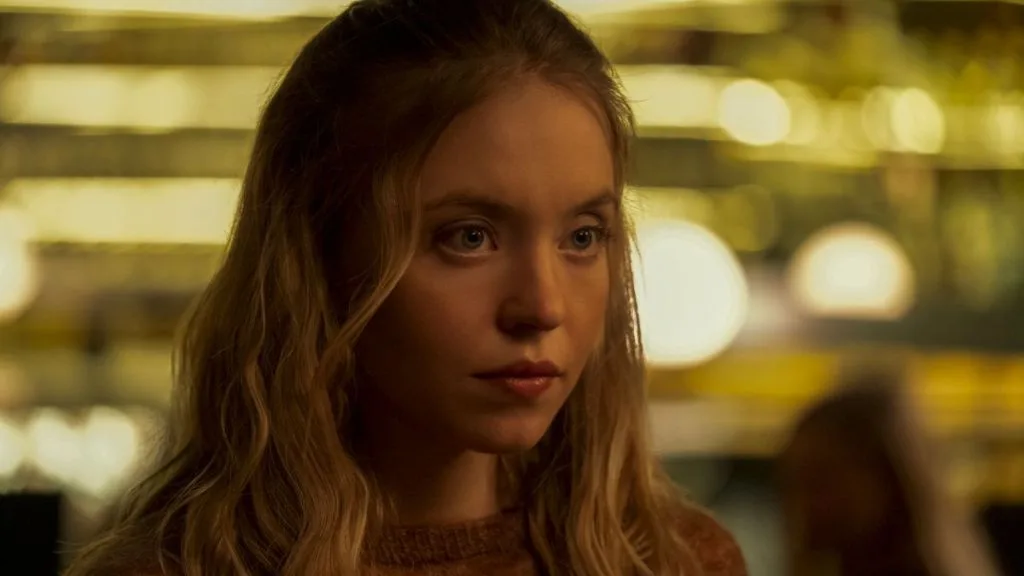 Echo Valley Apple TV+ Release Date: Sydney Sweeney & Julianne Moore's Gripping Thriller Arrives June 13, 2025 5 Image
