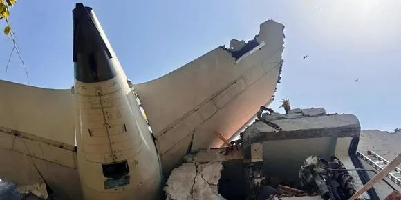 Air India Ahmedabad Crash: Boeing or Air India - Who's to Blame? New Updates in 2025 2 Image
