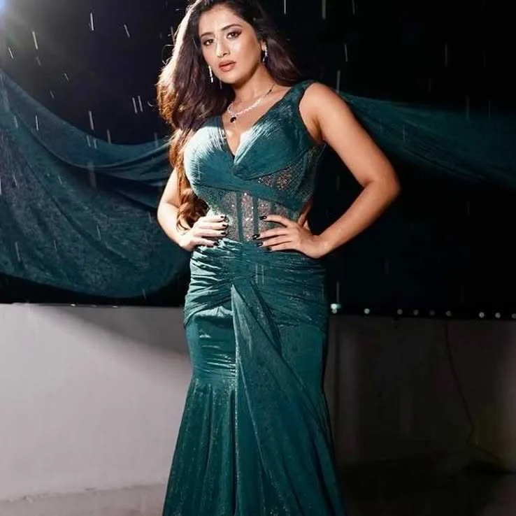 Rashi Singh June 2025 Photoshoot: Radiant Elegance & Rise of a Telugu Screen Star 1 Rashi Singh