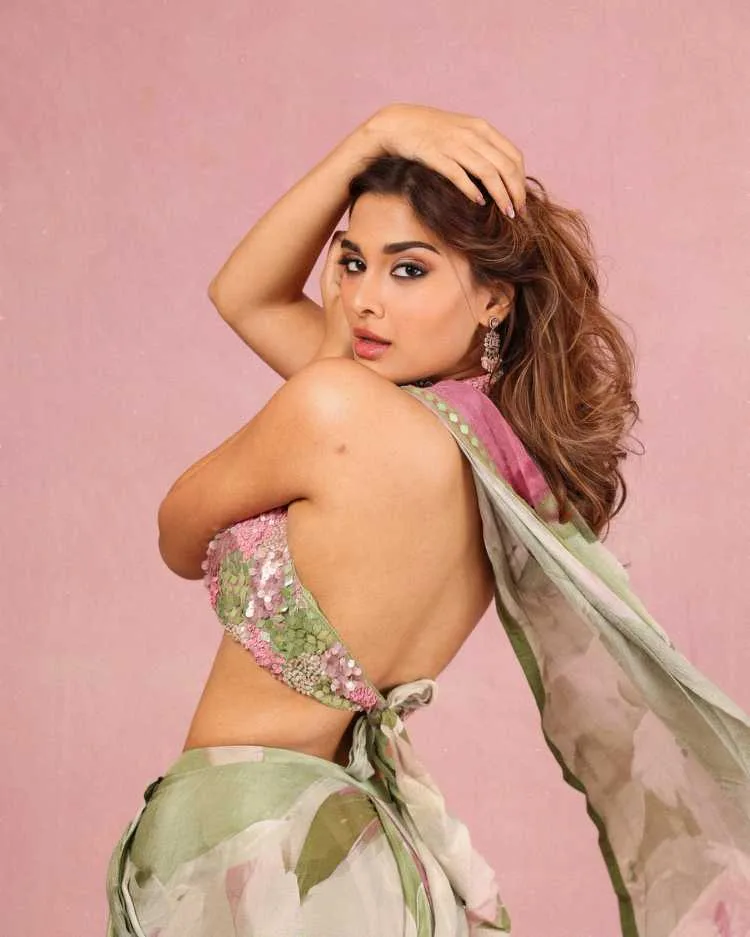 Saiee Manjrekar 2025 Latest Movies Career Updates Biography Complete Journey & Upcoming Projects Guide 8 Image