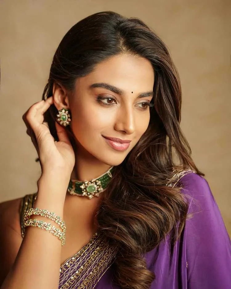 Meenaakshi Chaudhary: From Beauty Queen to Bollywood Star - Journey of South India's Rising Actress 10 Image