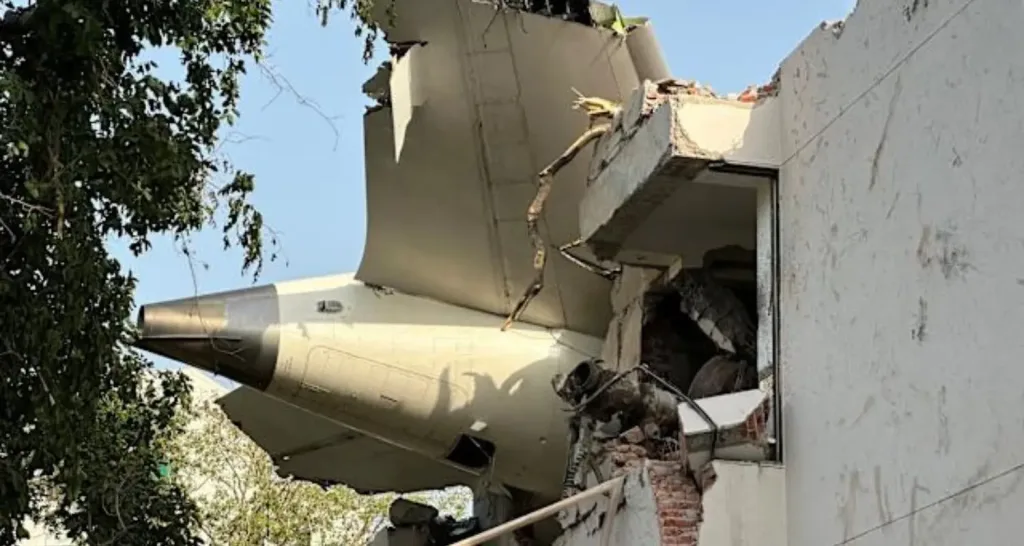 Air India Crash Ahmedabad Final Moment: Pilot's Final Mayday Message Before Tragic Boeing 787 Accident 3 Image