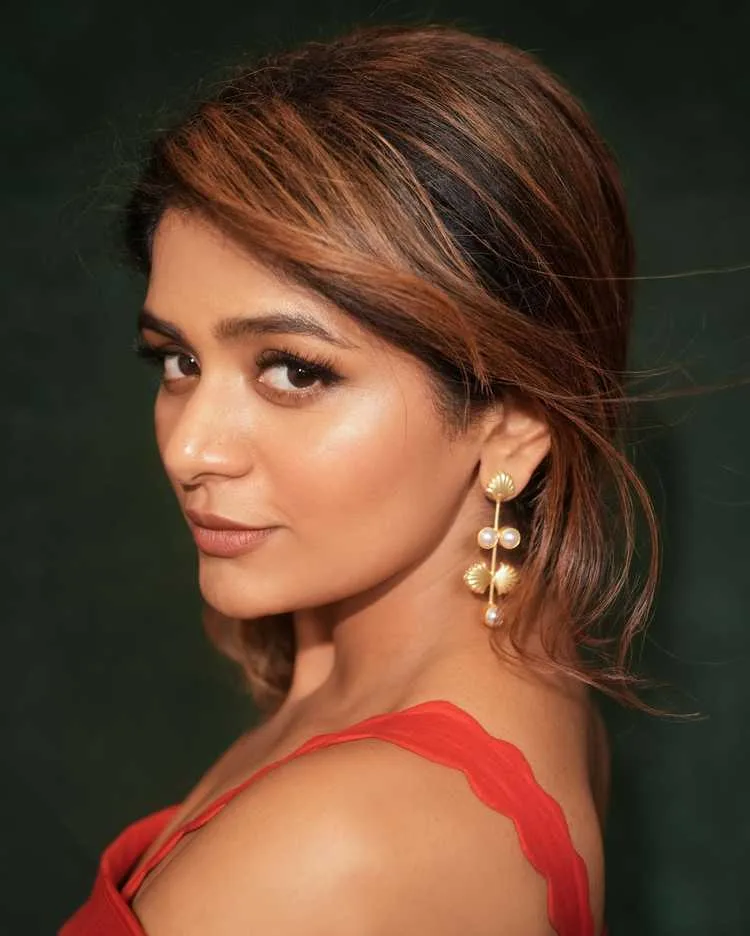 Aditi Shankar: Rising Star's Journey from Medical Dreams to Tamil Cinema Success Story 2 Image