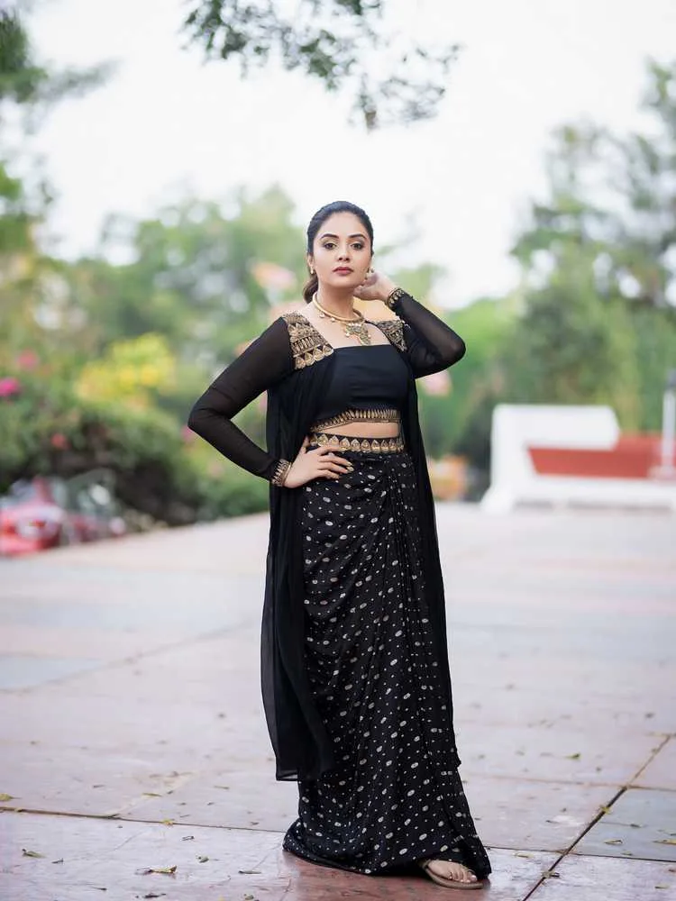 Sreemukhi’s Latest Photoshoot 2025: A Radiant Display of Charm and Style 2 Image